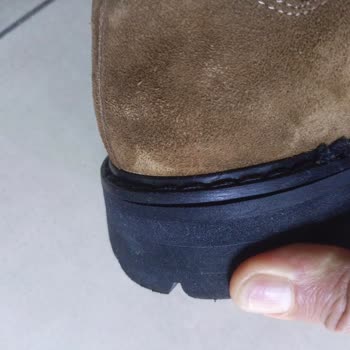 Aldığım Ayakkabı İlk Günden Bozuldu, Müşteri Hizmetleri Yanıt Vermiyor