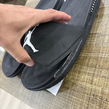 Satın Aldığım Jordan Terlikte Kısa Sürede Yapışkan Sorunu Ve Değişim Talebi