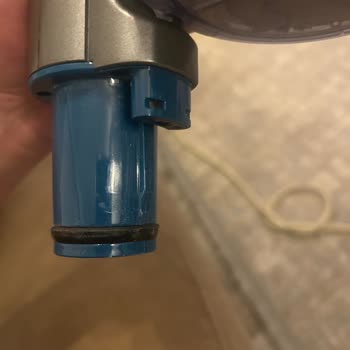 Philips Aqua 8000 Elektrikli Süpurgede Kırılan Parçalar Ve Garanti Kapsamında Arıza