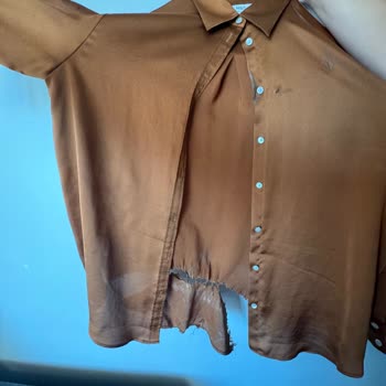 Çamaşır Makinesi Gömleğimi Yırttı, Mağduriyetimin Giderilmesini İstiyorum