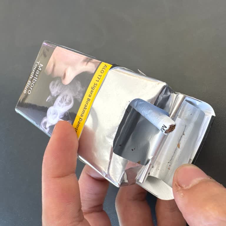 Marlboro Touch Blue Paketinde Eksik Süngerli Sigara Mağduriyeti