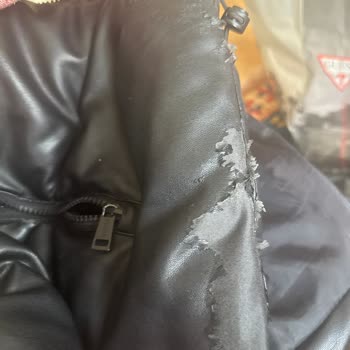 Oasis'ten Aldığım Deri Görünümlü Yelek Kısa Sürede Deforme Oldu, Mağaza Çözüm Sunmuyor