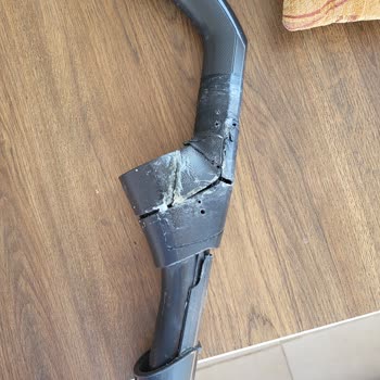 Miele Süpürge Tutma Kolu Ve Borusu Sürekli Kırılıyor, Ücretsiz Değişim Talebi