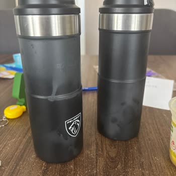 Stanley Termosumda Renk Atması ve Sürekli Su Sızdırma Problemi