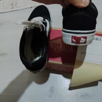 Trendyol'dan Aldığım Vans Ayakkabının Arka Kısmındaki Marka Amblemi Soyuldu