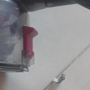 Hoover Süpürgede Toz Haznesi Kapağı Kırıldı Garanti Kapsamında Çözüm Bekliyorum