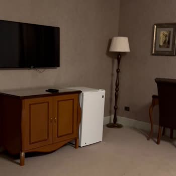 Sapphire Inn Hotel Bakü Bakımsız Kirli Oda Verildi