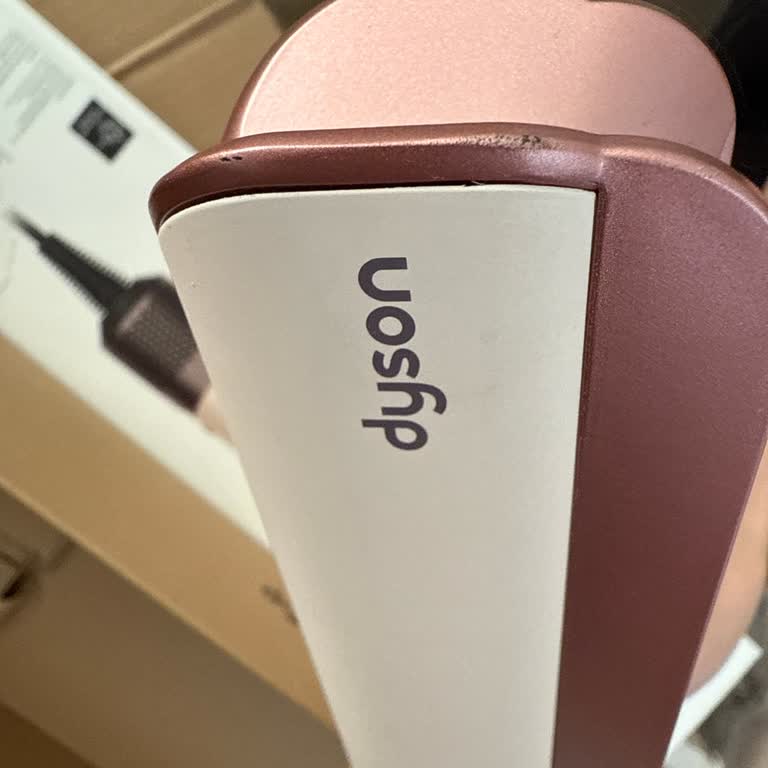 Doğum Günü Hediyesi Dyson Airstrait Defalarca Arızalandı, İade Süreci Mağdur Etti