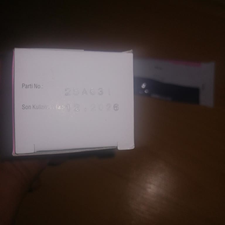 Krem Ambalajı Dolu Görünmesine Rağmen İçi Neredeyse Boş Çıktı