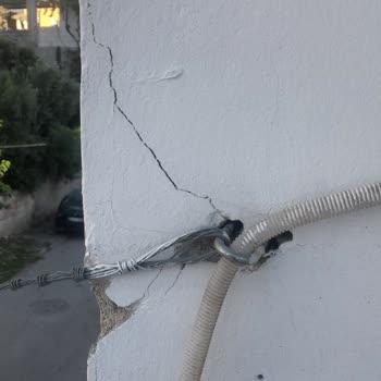 İzinsiz Kablo Müdahalesi Sonucu Balkonumda Oluşan Zarar Ve Güvenlik Riski