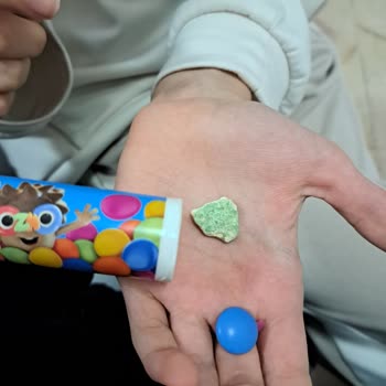 Ozmo Bonibon Kutusundan Çıkan Taş Kızıma Zarar Verebilirdi