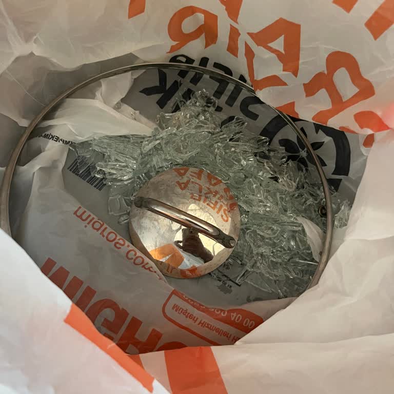 Korkmaz Mutfak Eşyaları Tencere Setinin Cam Kapakları Kendiliğinden Patladı Kullanılmaz Hale Geldi