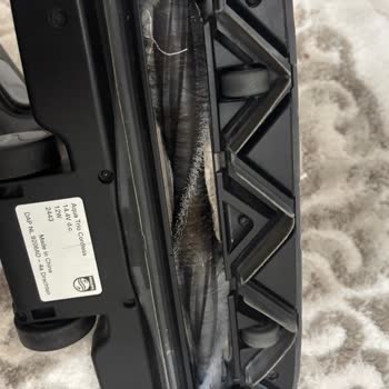 Philips Aqua Trio 9000 Süpürgede Sürekli Fırçaya Saç Dolanıyor Performans Düşüyor