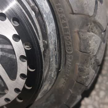 Yolda Açık Bırakılan Çukur Nedeniyle Scooterım Zarar Gördü, Mağduriyetimin Giderilmesini İstiyorum