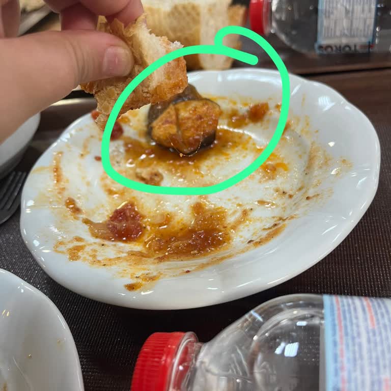 KYK Yurdunda Soğuk Ve Hijyensiz Yemekler Mağduriyet Yaratıyor