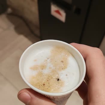 Macgal Otomat Kahvede Böcek Şoku Ve Hijyen Endişesi Rami Kütüphanesi Otomatında