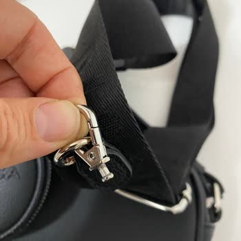 Nautica Çantanın Bozuk Para Bölmesi Kısa Sürede Yerinden Çıktı Mağaza Sorumluluk Almadı