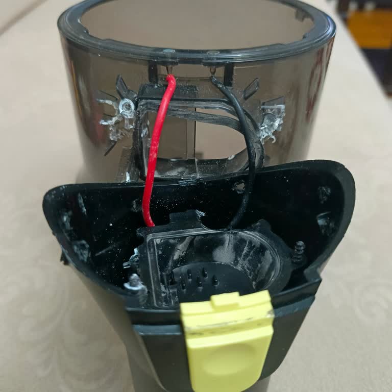 Fakir Süpürgemin Toz Haznesi Garantiye Rağmen Ücretsiz Değişmedi