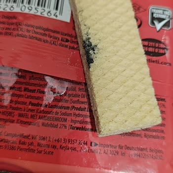 Eti Hoşbeş Çilek Kremalı Üründe Siyah Yabancı Madde Şoku