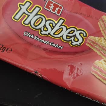 Eti Hoşbeş Çilek Kremalı Üründe Siyah Yabancı Madde Şoku