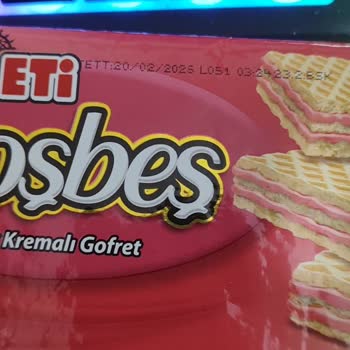 Eti Hoşbeş Çilek Kremalı Üründe Siyah Yabancı Madde Şoku