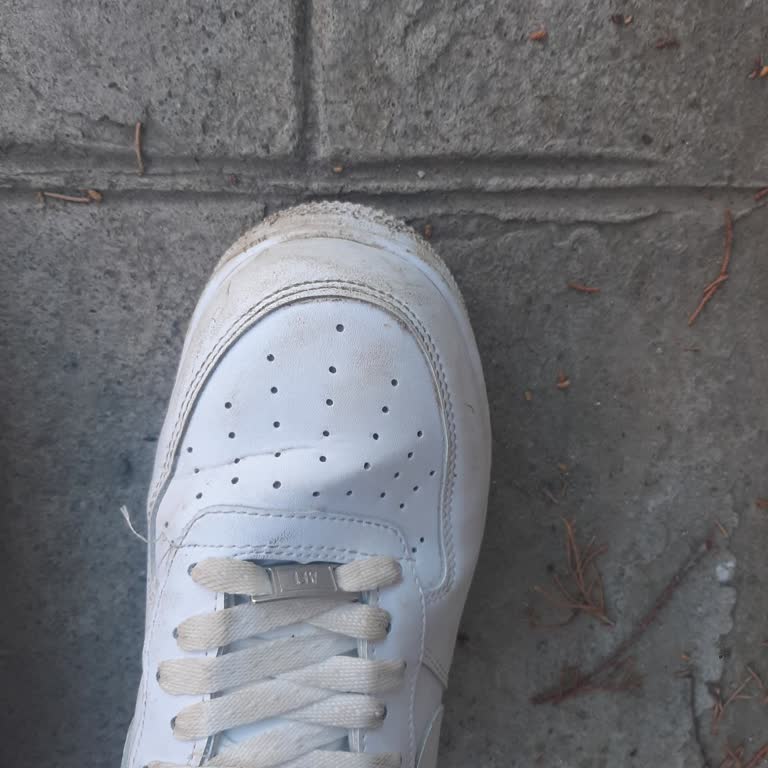 Yeni Alınan Nike Ayakkabıda Kısa Sürede Kırılma Sorunu