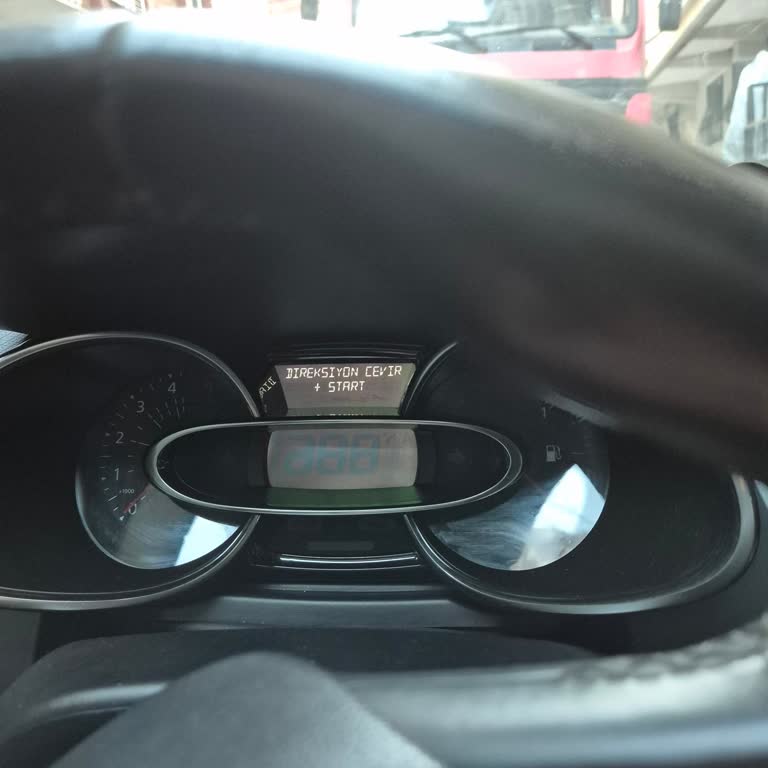 Renault Clio Direksiyon Arızası Sonrası Mağduriyet Ve Servis Talebi