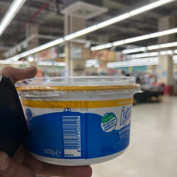 Tarihi Geçmiş Ürünlerin Rafta Olması Ve İlgisiz Mağaza Personeli