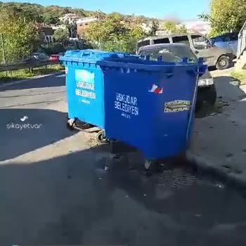 Üsküdar Belediyesi Çöp Arabası Konteynırların Hepsini Boşaltmıyor