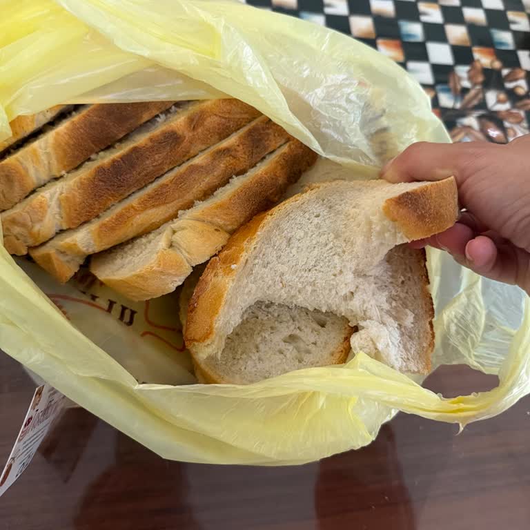 Yüksel Fırın Unlu Mamulleri (İstanbul) Ekşi Mayalı Ekmek Diye Satılan Ürünün Ekşi Mayalı Olmaması