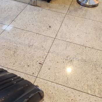 Ajet Damaged My Rozanna Suitcase Wheel And Paid Less