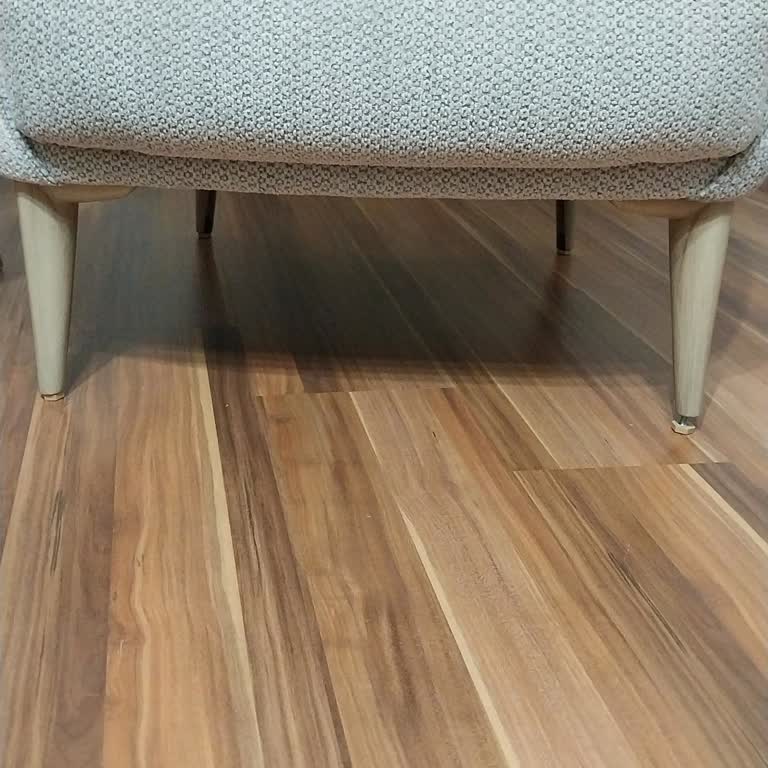 Aldığım Koltuklar Defolu Çıktı, Servis İlgisiz Ve Kaba Davrandı