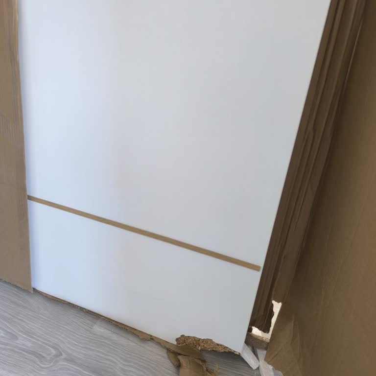 Kırık Dolap Kapağı Bir Türlü Değiştirilmiyor!