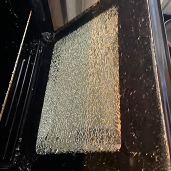 Fırın İç Camı Aniden Patladı, Yedek Parça Ve Destek Bulamıyorum