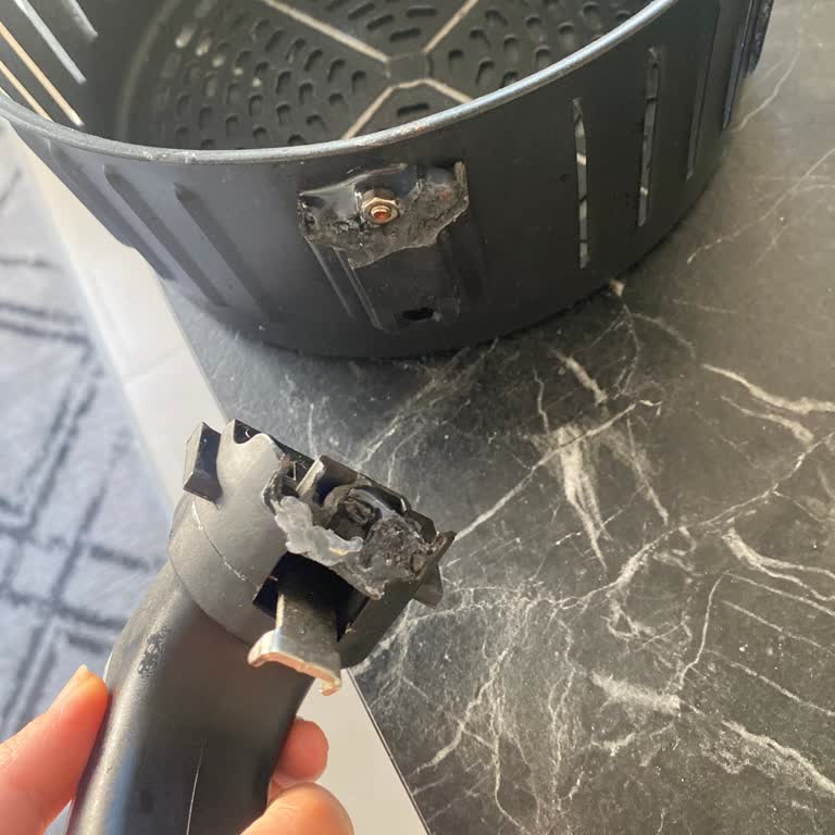 Schafer Fit Fry Air Fryer Sapı Kırıldı, Yedek Parça Bulamıyorum