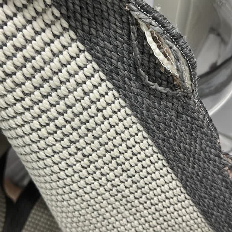 Makinede Yıkanabilir Halı İlk Yıkamada Söküldü, Firma Sorumluluk Almadı