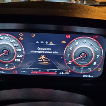 Hyundai Bayon'da Sürekli Devam Eden Elektronik Gösterge Arızası