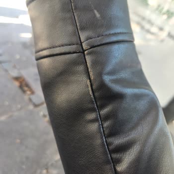 Zara'dan Alınan Deri Cekette Soyulma Ve Değişim Talebi