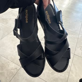 Aldığım Sandaletler Farklı Numara Çıktı, Değişim Ve İade Reddedildi