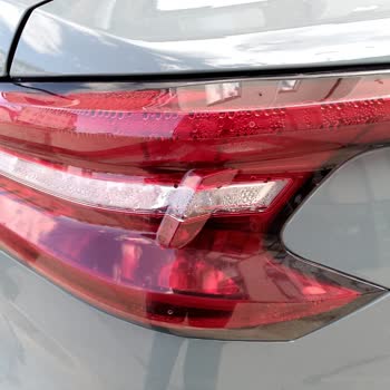 Citroen C4X Sağ Arka Stop Lambasında Sürekli Su Alma Sorunu ve Garanti Talebi