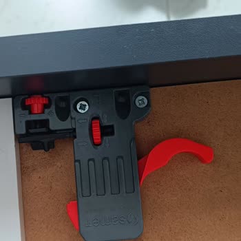 Samet A.Ş Çekmece Raylarındaki Kırık Parçalar Nedeniyle Çekmeceler Kapanmıyor