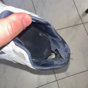 Kısa Sürede Parçalanan Ayakkabıya Ret Cevabı