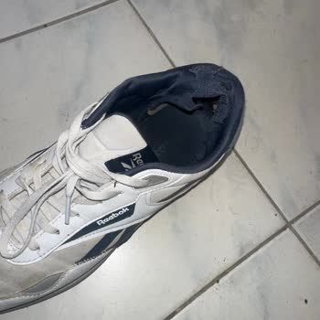 Kısa Sürede Parçalanan Ayakkabıya Ret Cevabı