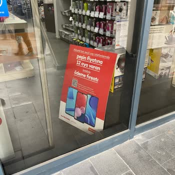 Yanıltıcı Reklam Ve Mağaza Müdürünün Kaba Davranışı