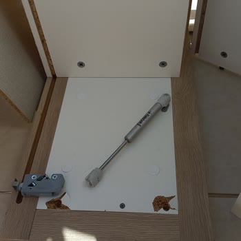 Kelebek Mobilya Montaj Sonrası Kitaplık Parçalara Ayrıldı Çocuklarım Tehlike Atlattı