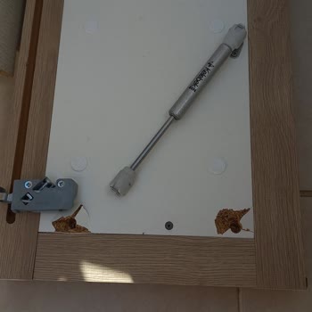 Kelebek Mobilya Montaj Sonrası Kitaplık Parçalara Ayrıldı Çocuklarım Tehlike Atlattı