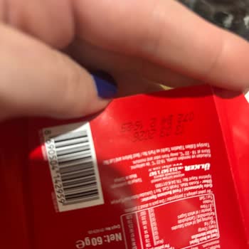 Aldığım Ülker Çikolatanın Rengi Bozuk Çıktı, Değişim Talep Ediyorum