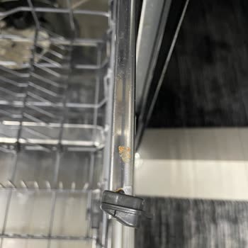 Electrolux Bulaşık Makinesinde Paslanma Ve Teknik Sorunlar, Müşteri Hizmetlerinden Yanıtsızlık