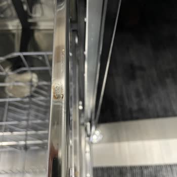 Electrolux Bulaşık Makinesinde Paslanma Ve Teknik Sorunlar, Müşteri Hizmetlerinden Yanıtsızlık