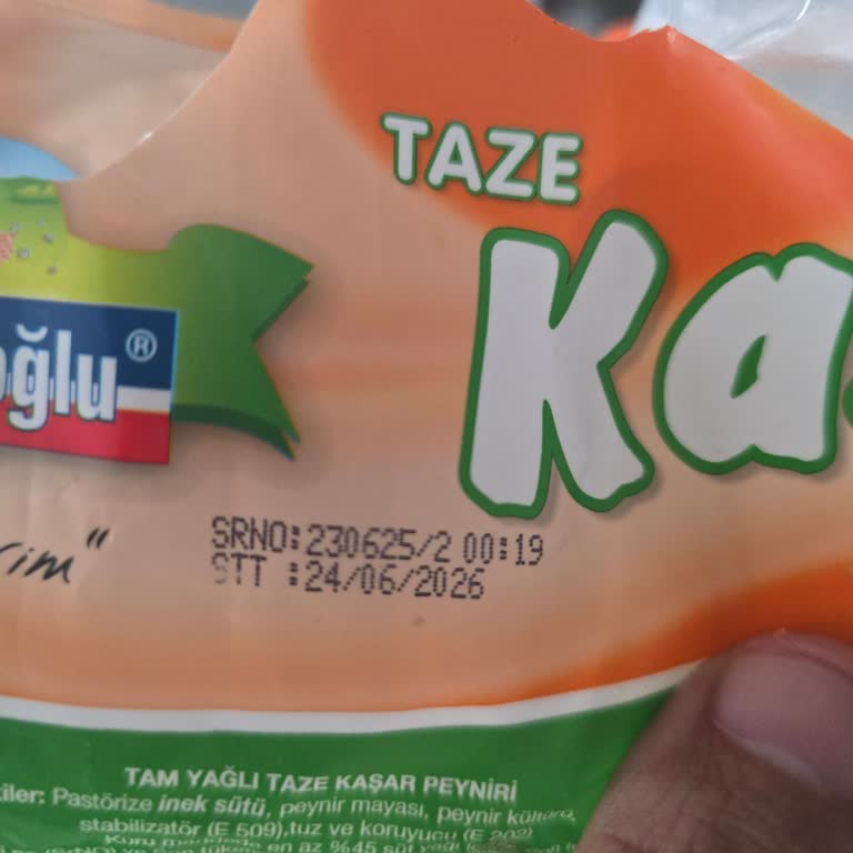 Migros’tan Alınan Kaşar Peynirde Mazot Kokusu Ve Tüketilemez Ürün Mağduriyeti